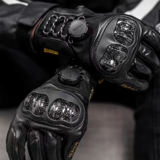 CARBON RIDING GLOVES VARVE - Protect and Ride