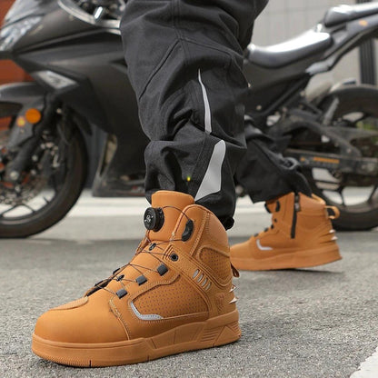 LEATHER RIDING SNEAKERS BERGS - Protect and Ride