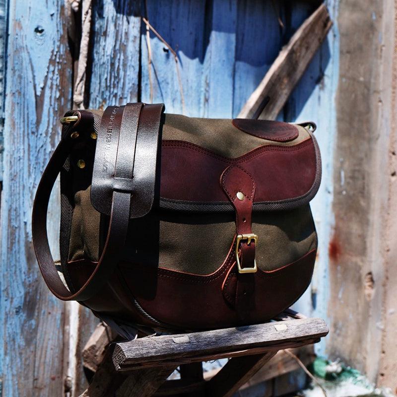 WAXED CANVAS SHOULDER BAG WIDMAR - Protect and Ride